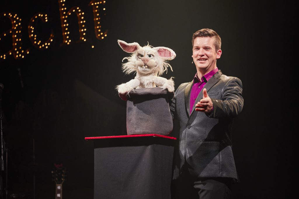 Bauchredner Tim Becker im Casinotheater Winterthur Schweiz mit seiner Comedy Show